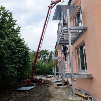 Balkon Montage an der Hauswand